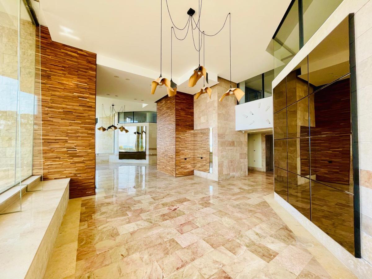 Royal Aparatment On The Sea , Blvd Nitza 34 Нетания Экстерьер фото