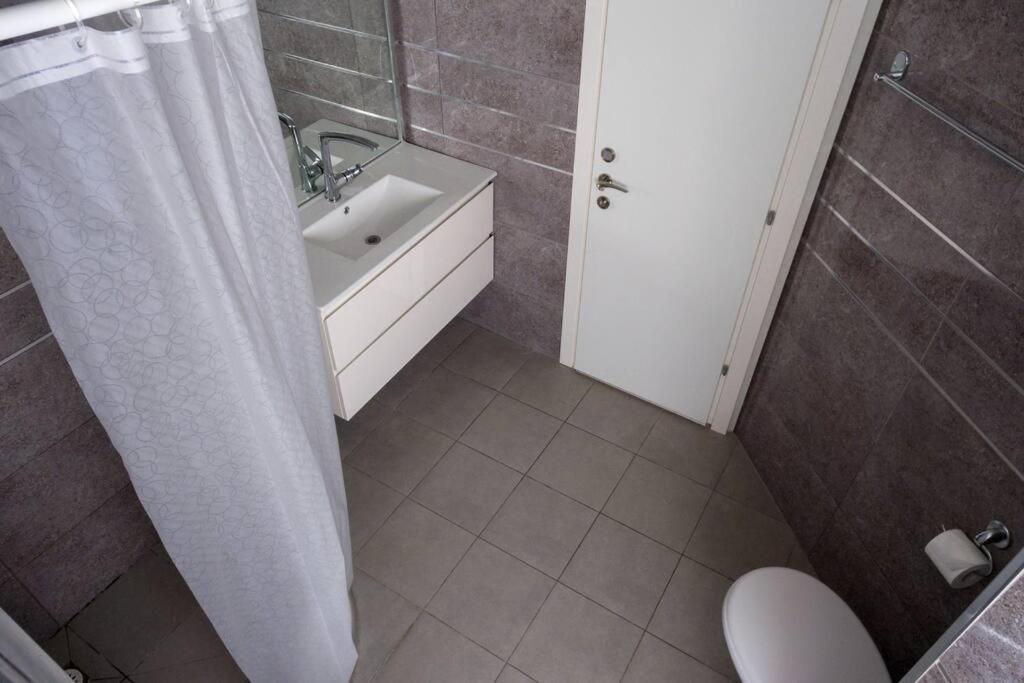Royal Aparatment On The Sea , Blvd Nitza 34 Нетания Экстерьер фото