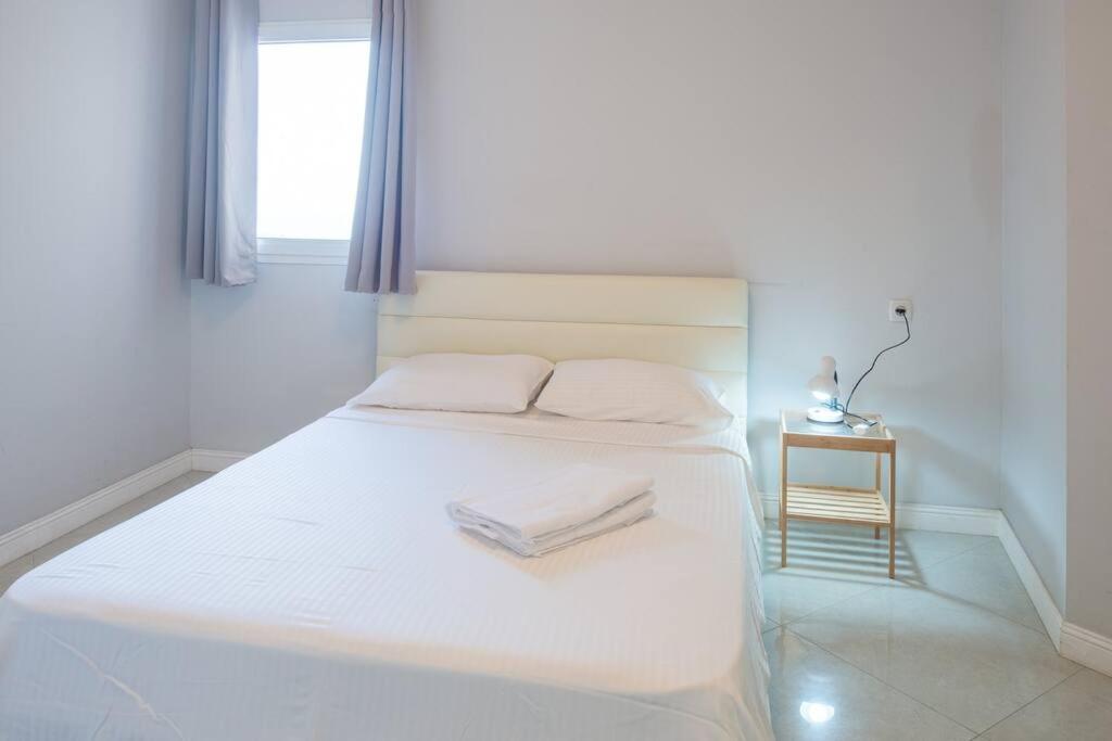 Royal Aparatment On The Sea , Blvd Nitza 34 Нетания Экстерьер фото