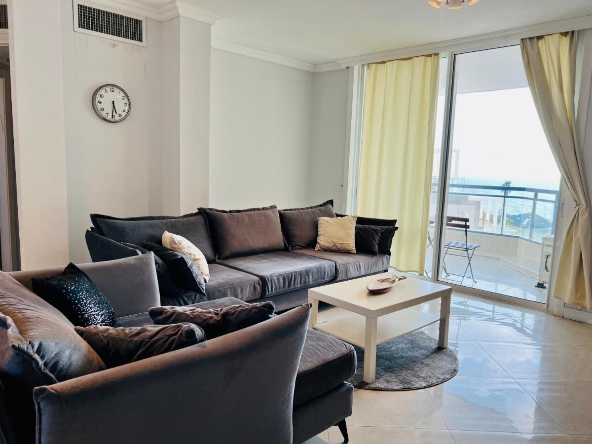 Royal Aparatment On The Sea , Blvd Nitza 34 Нетания Экстерьер фото